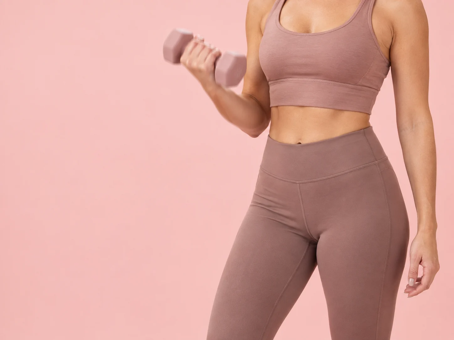 Imagen dummy generada: entrenamiento con mancuerna